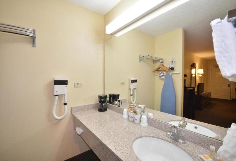 호텔 Days Inn & Suites By Wyndham Peachtree City