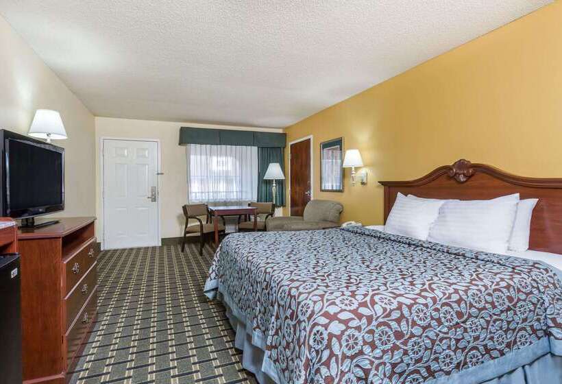 هتل Days Inn & Suites By Wyndham Warner Robins Near Robins Afb