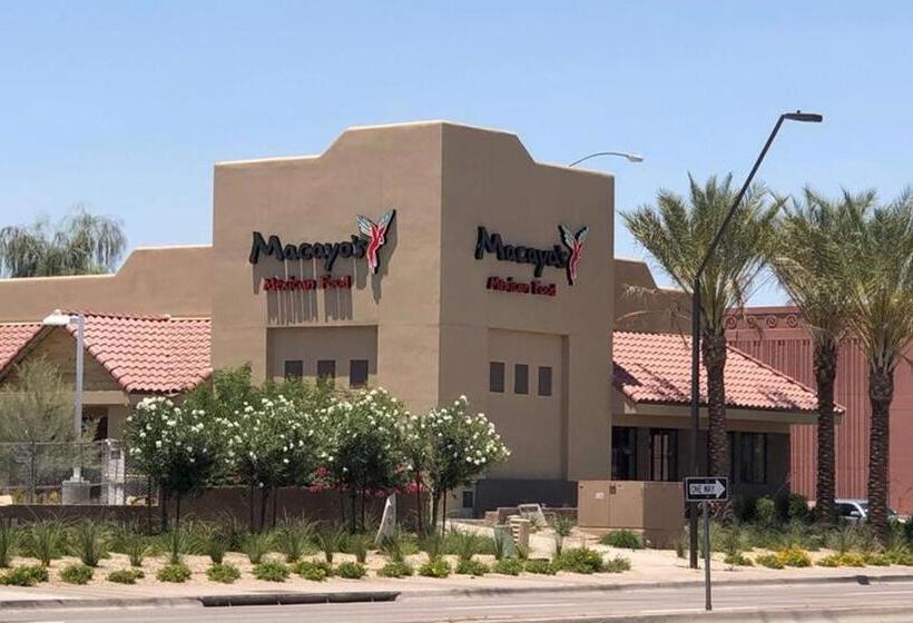 هتل Holiday Inn Express & Suites Phoenix   Tempe, An Ihg