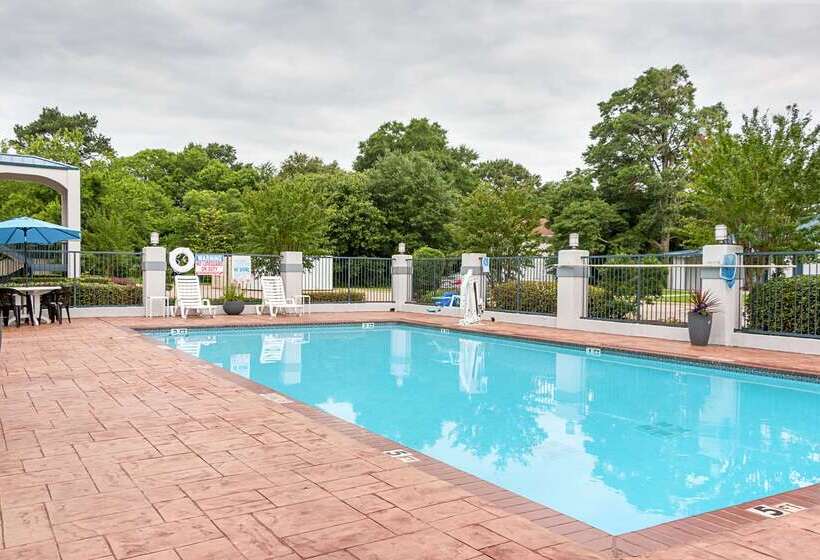 בית מלון כפרי Quality Inn Carthage