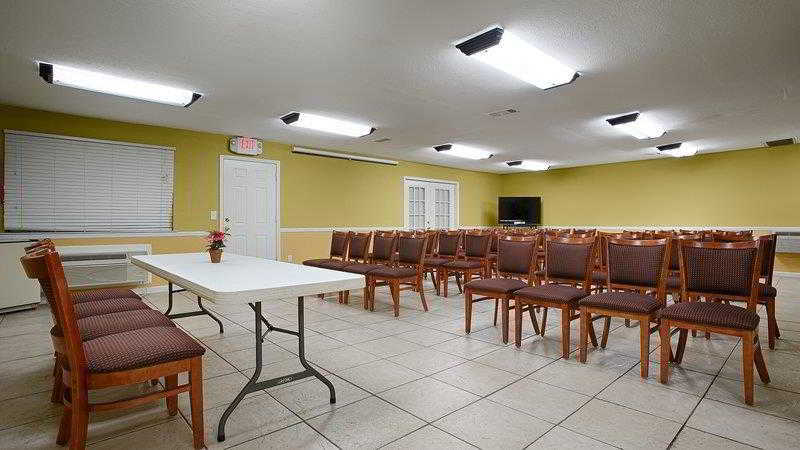 ホテル Quality Inn Glenpool  Tulsa