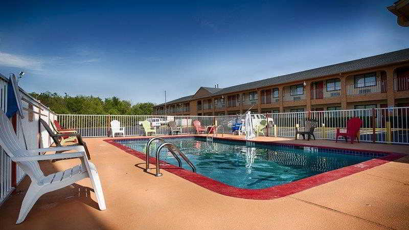 ホテル Quality Inn Glenpool  Tulsa
