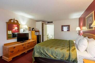 هتل Quality Inn