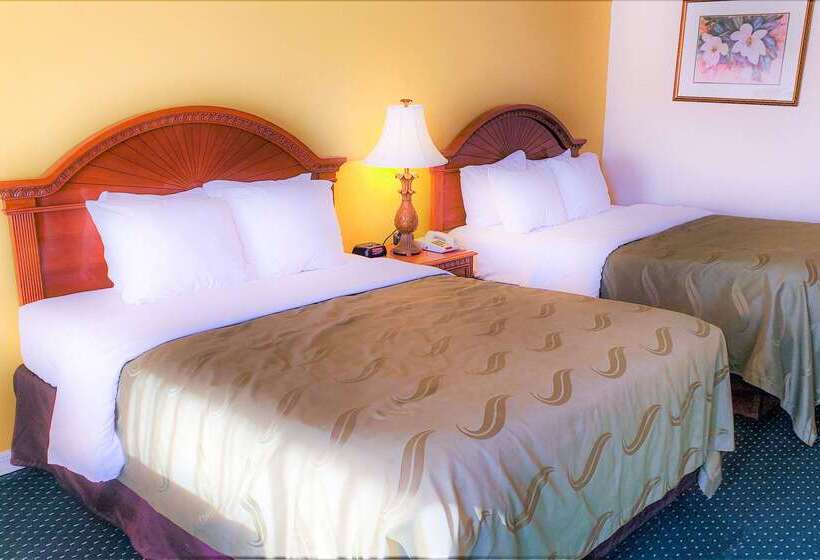 فندق Quality Inn Near Manatee Springs State Park