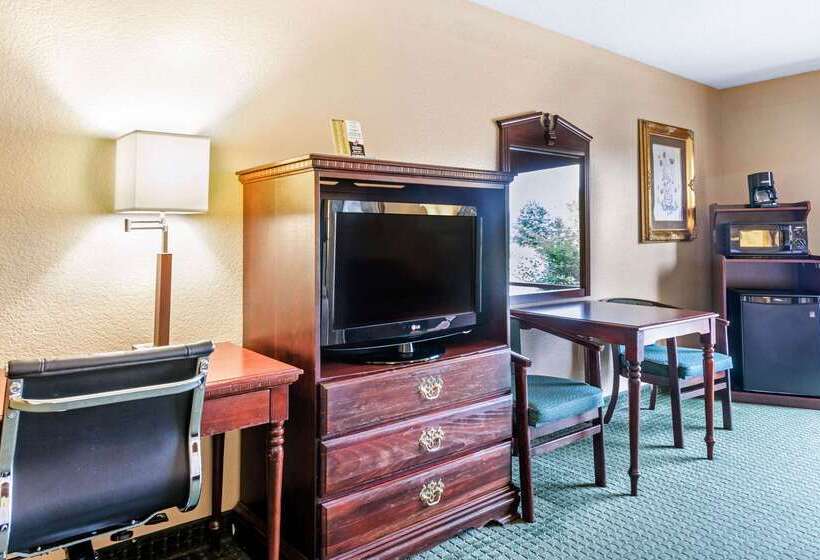 בית מלון כפרי Quality Inn & Suites