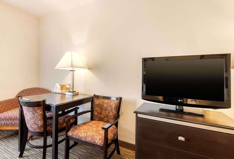 Hotel Quality Inn & Suites Limon