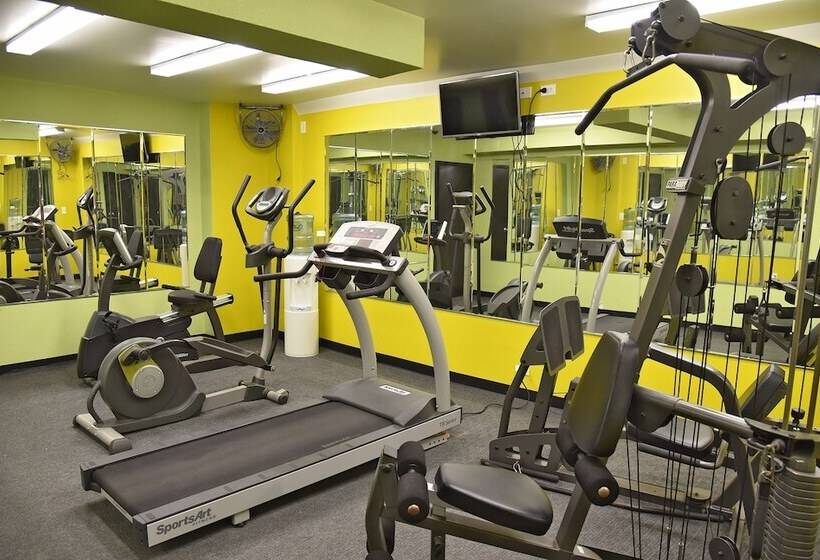 هتل Quality Inn & Suites Near I480 And I29