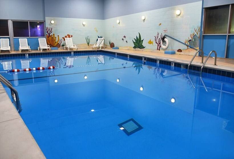 هتل Quality Inn & Suites Near I480 And I29