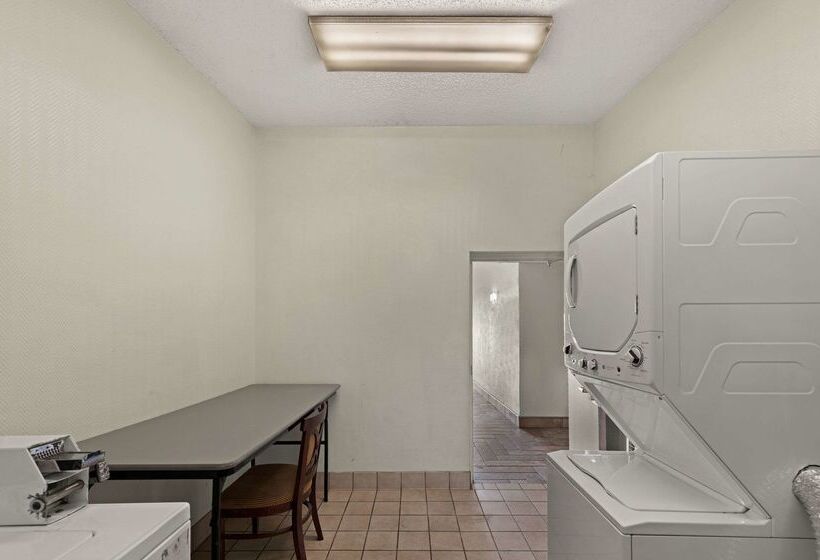 هتل Quality Inn & Suites Near I480 And I29