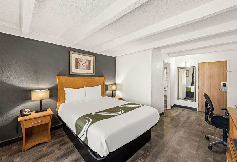 هتل Quality Inn & Suites Near I480 And I29