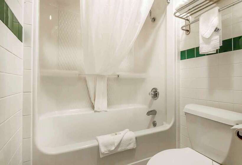 Отель Quality Inn & Suites Owasso Us 169