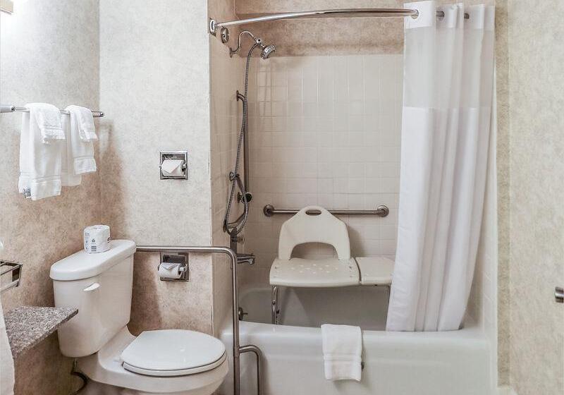 هتل Quality Inn Wausau