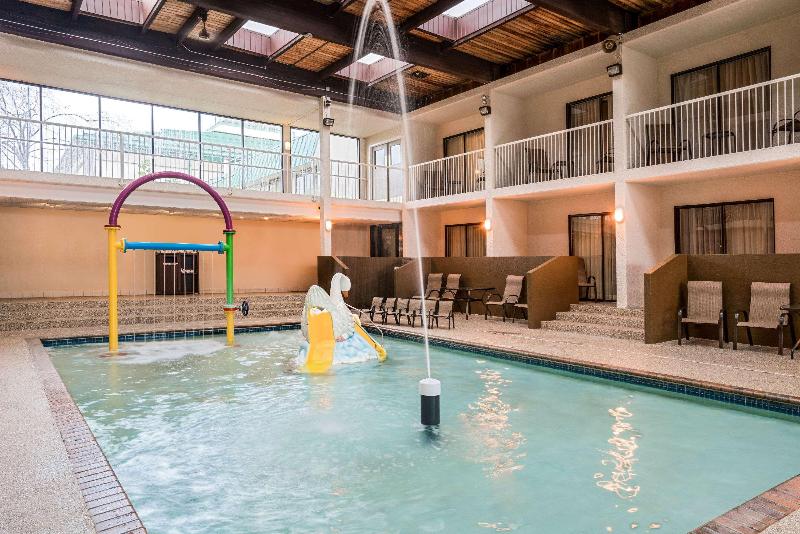 Ramada By Wyndham Plymouth Hotel & Conference Center