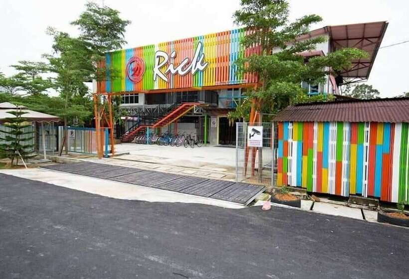 هتل Rick Resort Teluk Intan