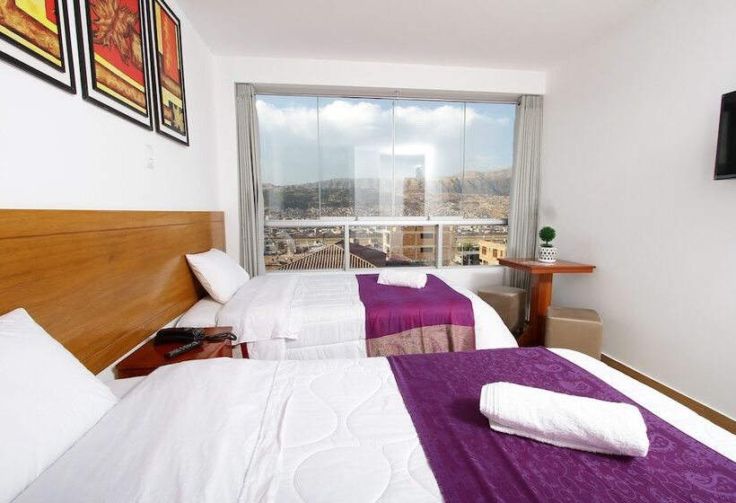 Latinos House Cusco