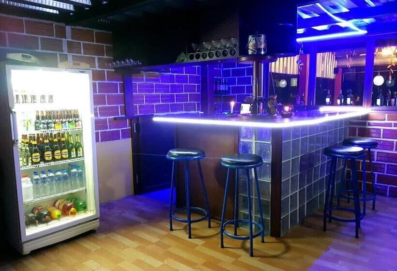 پانسیون Hostal Adventure Climbers