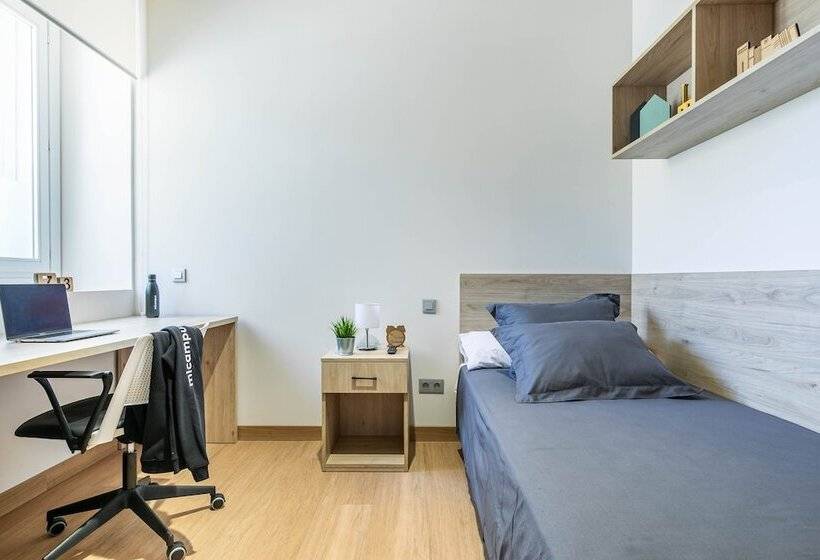 پانسیون Micampus Aranjuez Student Residence