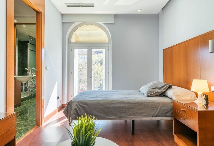 پانسیون Micampus Aranjuez Student Residence