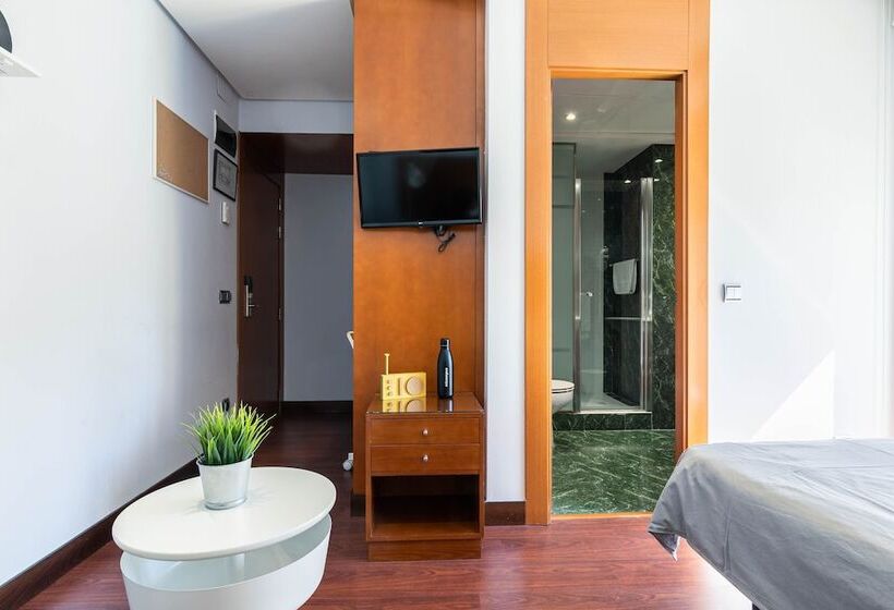 پانسیون Micampus Aranjuez Student Residence