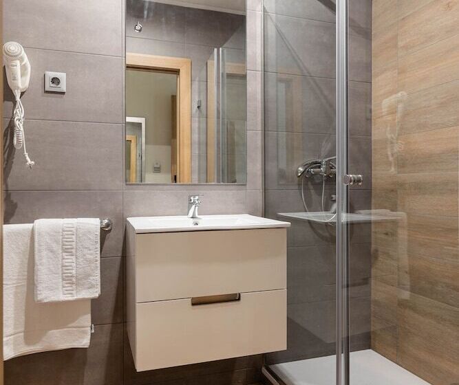 پانسیون Micampus Aranjuez Student Residence