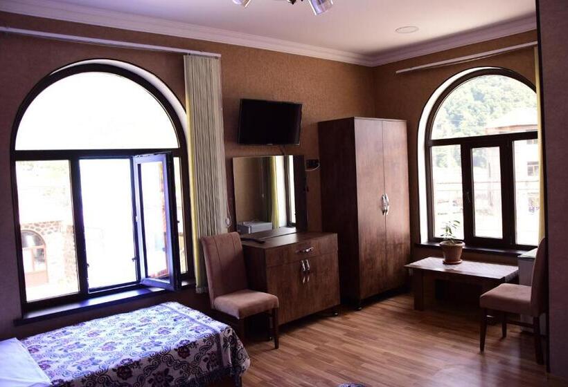 Si̇msek Hotel&restourant
