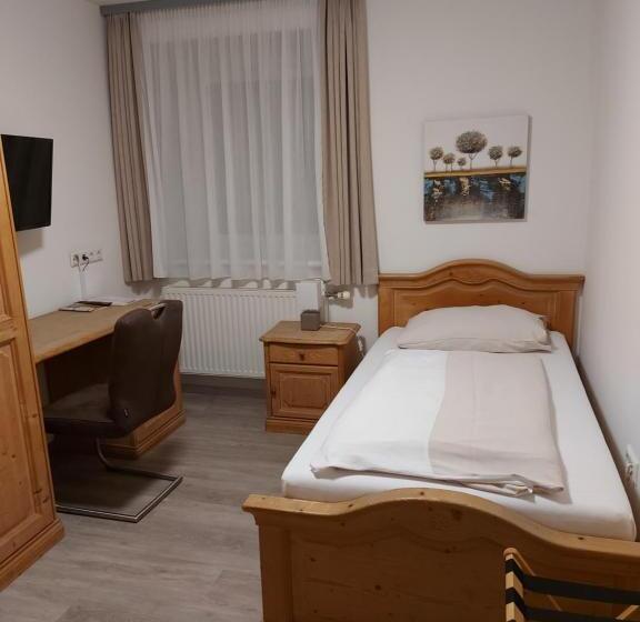 הוסטל Wollsdorferhof