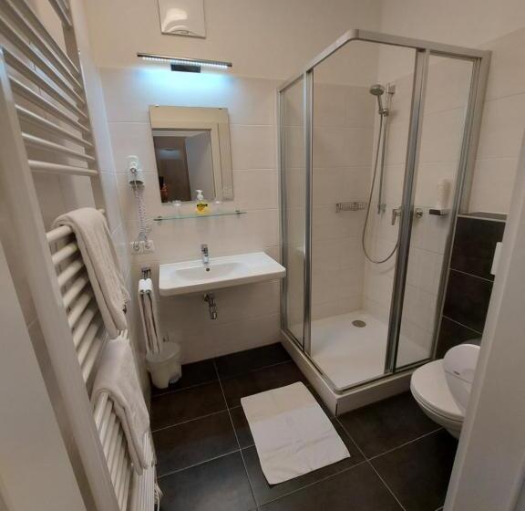 הוסטל Wollsdorferhof