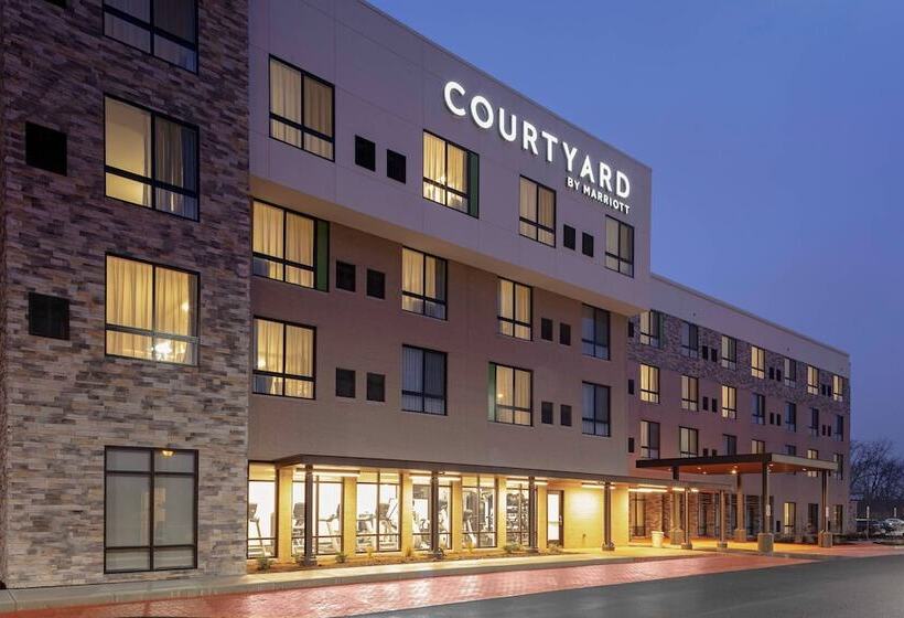 هتل Courtyard Cincinnati Mason