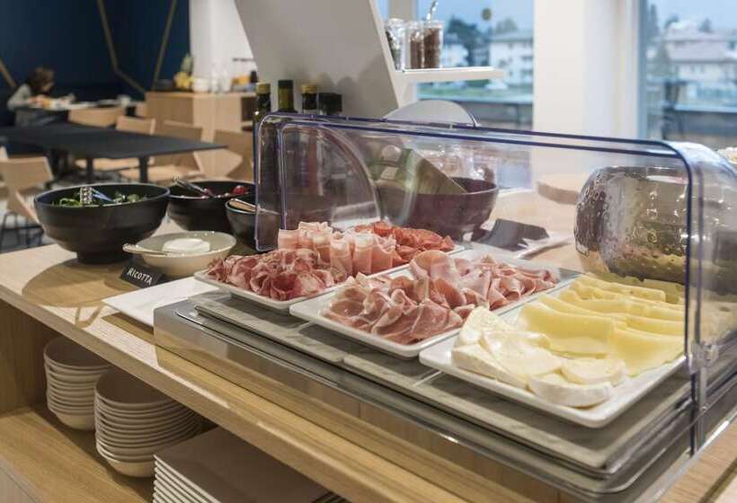 هتل Hoody Active & Happiness