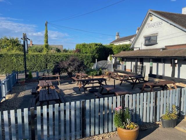 هتل Chequers Country Inn