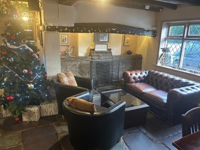 هتل Chequers Country Inn
