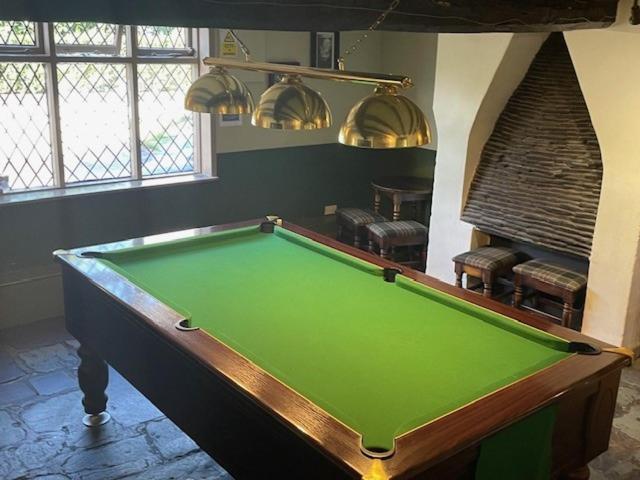 هتل Chequers Country Inn
