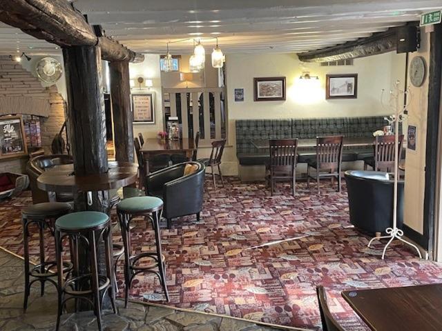 هتل Chequers Country Inn