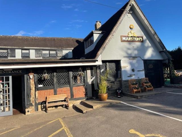 هتل Chequers Country Inn