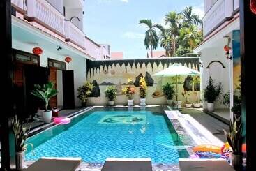 هتل Green Island Hoian Villa