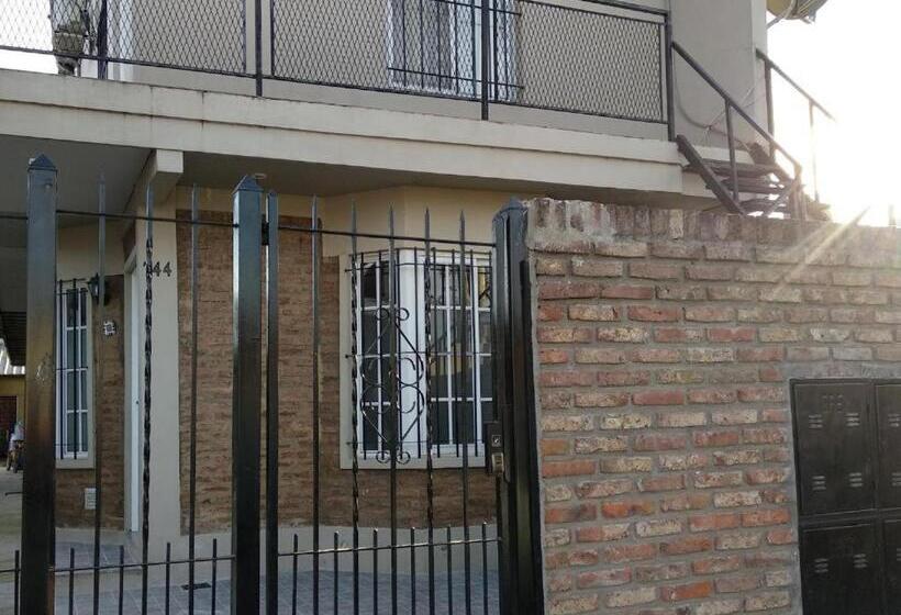 تختخواب و صبحانه Ezeiza Home