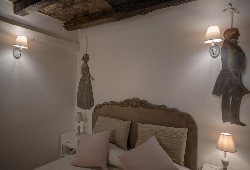 تختخواب و صبحانه Livia's Charming Room