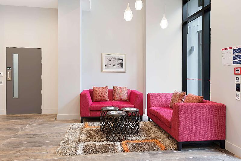 هتل Ramada Suites By Wyndham Victoria Street West