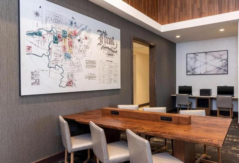 هتل Hyatt Place Flint/Grand Blanc