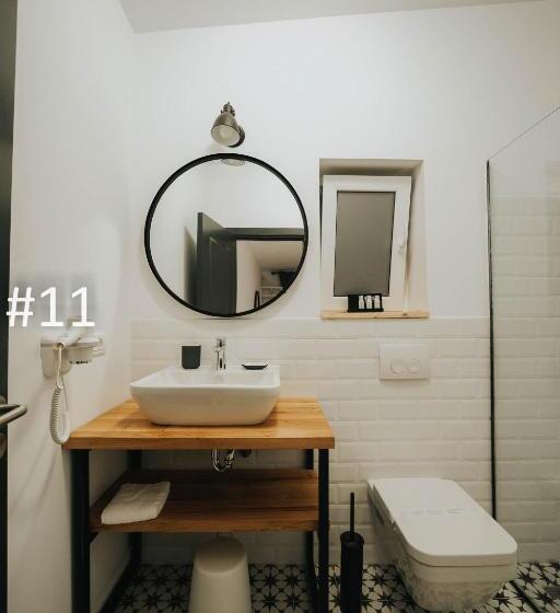 تختخواب و صبحانه The Pines   Experiment Favelas