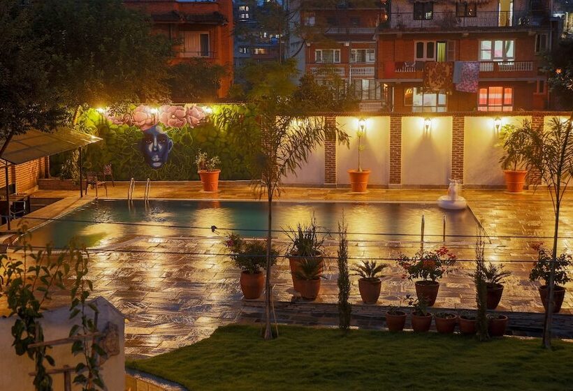 هتل Bhadgaon