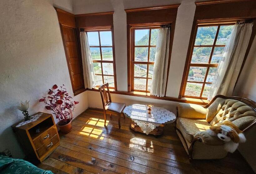 تختخواب و صبحانه Guest House Panorama