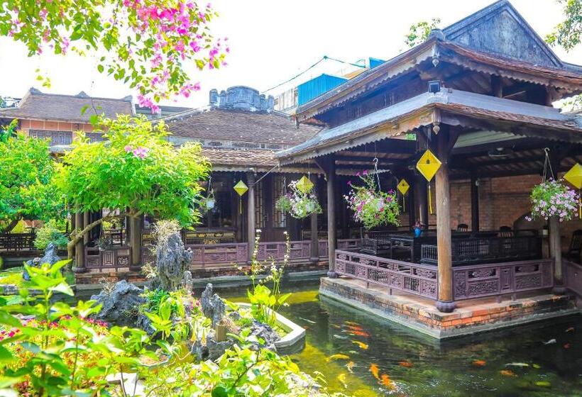 تختخواب و صبحانه Mandarin Homestay Hue