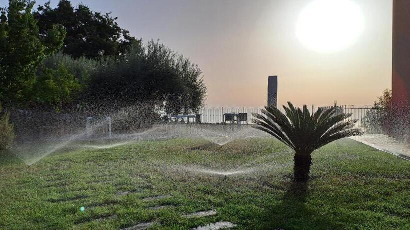 تختخواب و صبحانه Sotto L Eremo