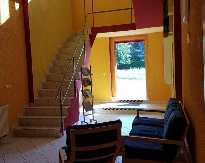 Hostel Jo Si