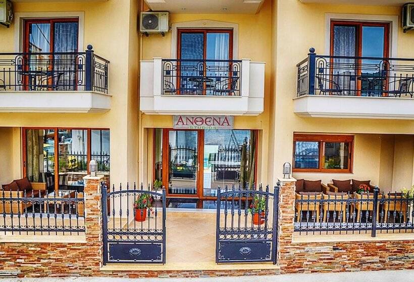 هتل Anthena Studios