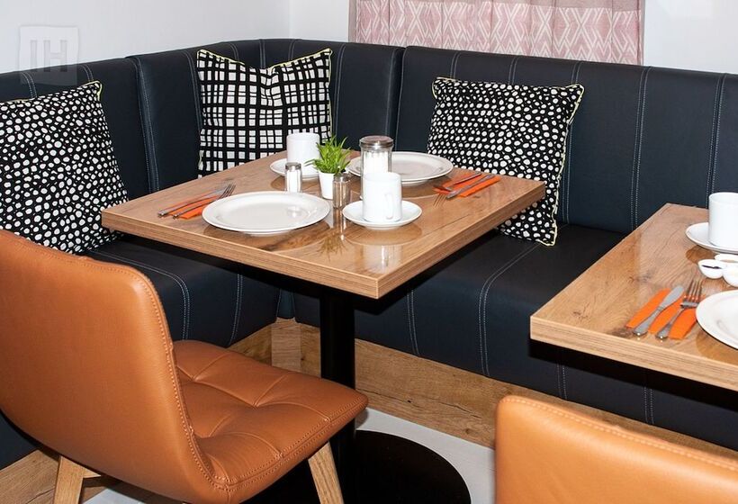 Fotos del hotel Isha:  13