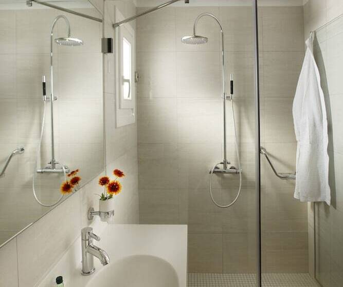 هتل Selana Suites
