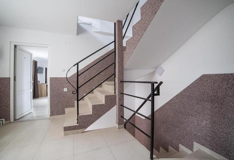 پانسیون Casa Burduhos