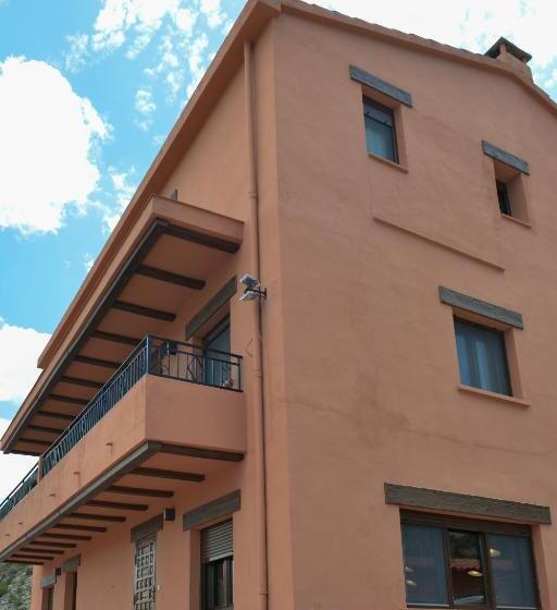 تختخواب و صبحانه La Casita De El Cuervo